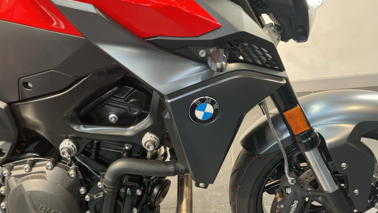 BMW F900 R